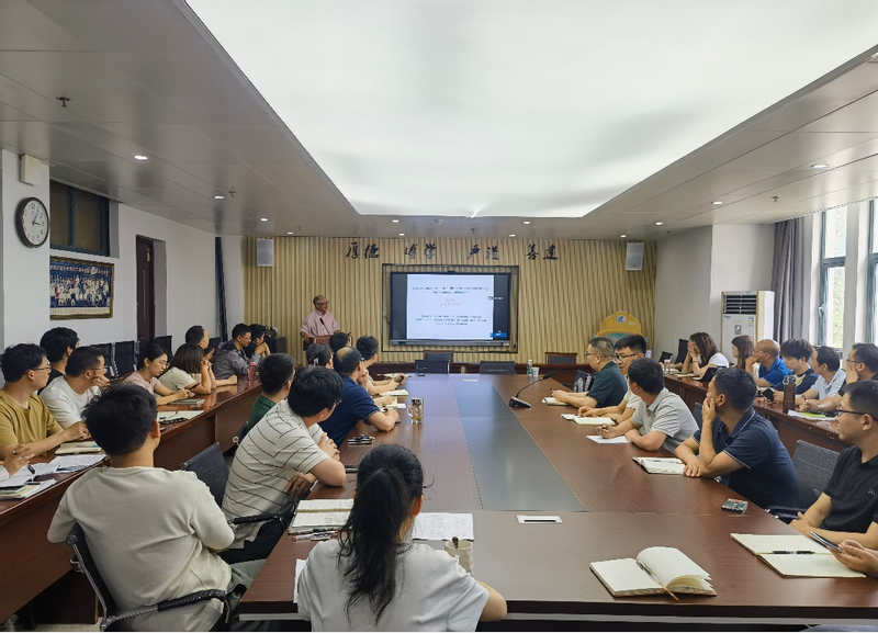 东南大学蔡春声教授应邀为建筑工...