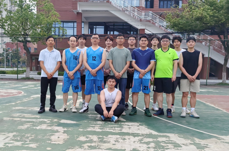 青春不散场师生“篮”别情：建筑...