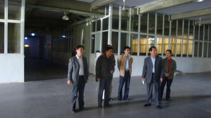 检查组现场检查核实我校资产