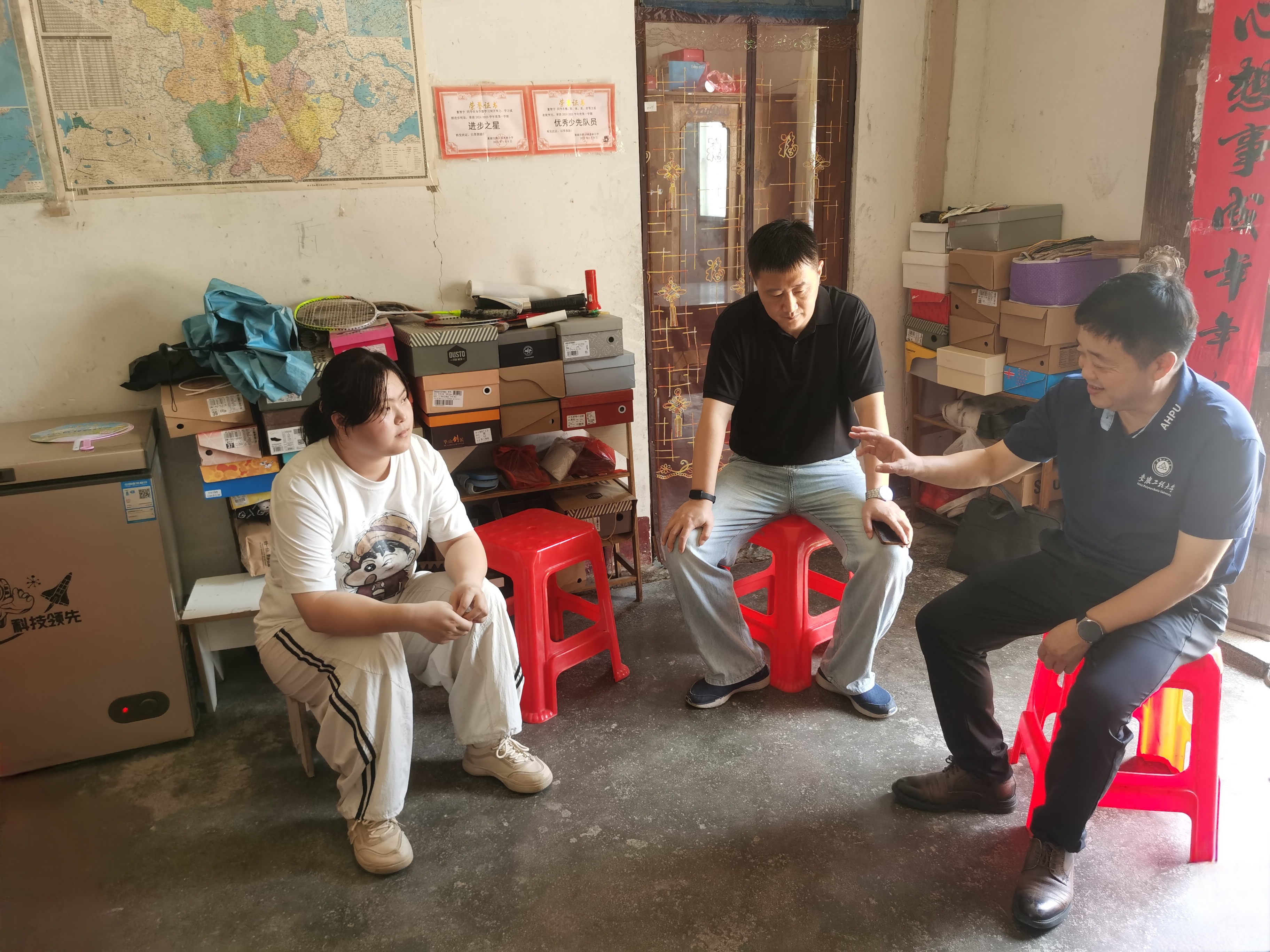 副校长张开炳赴巢湖走访慰问困难学生家庭
