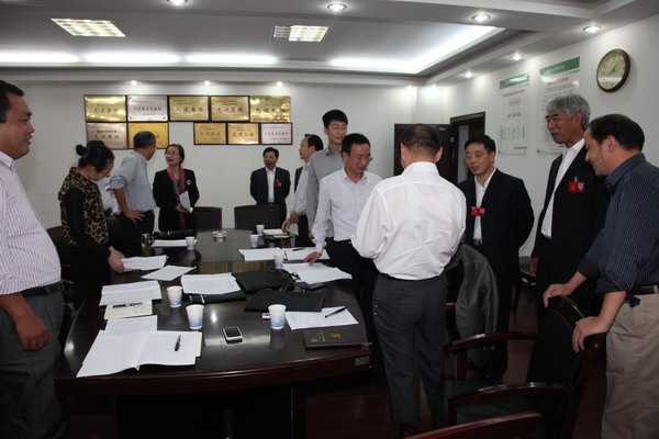 校领导看望管理工程学院代表团