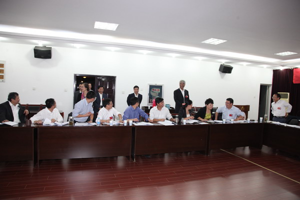 校领导看望机关总支代表团